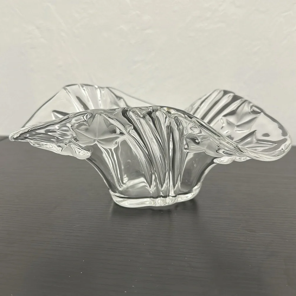 Parisian Ivy Handkerchief Frosted Leaves Vintage Bowl Mikasa